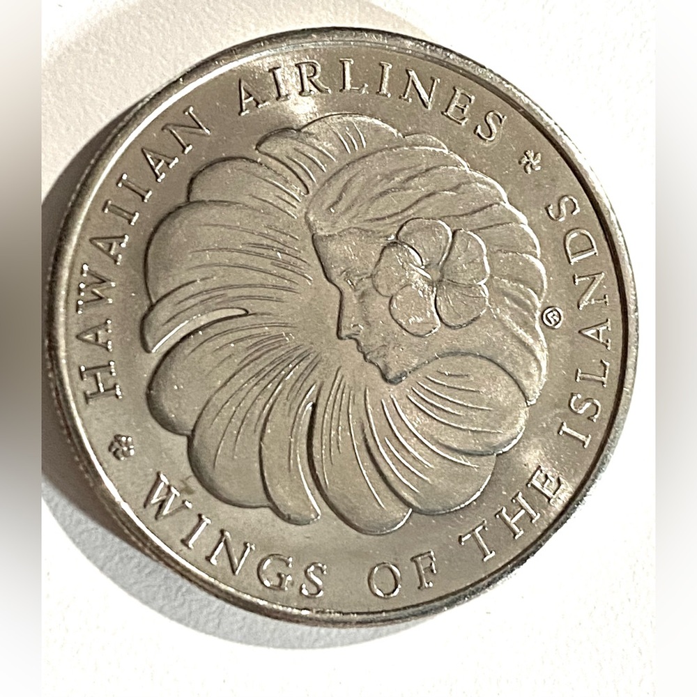 1929-1999 HAWAIIAN AIRLINES WINGS OF THE ISLANDS 70 YEARS SERVICE COIN - Picture 2 of 4